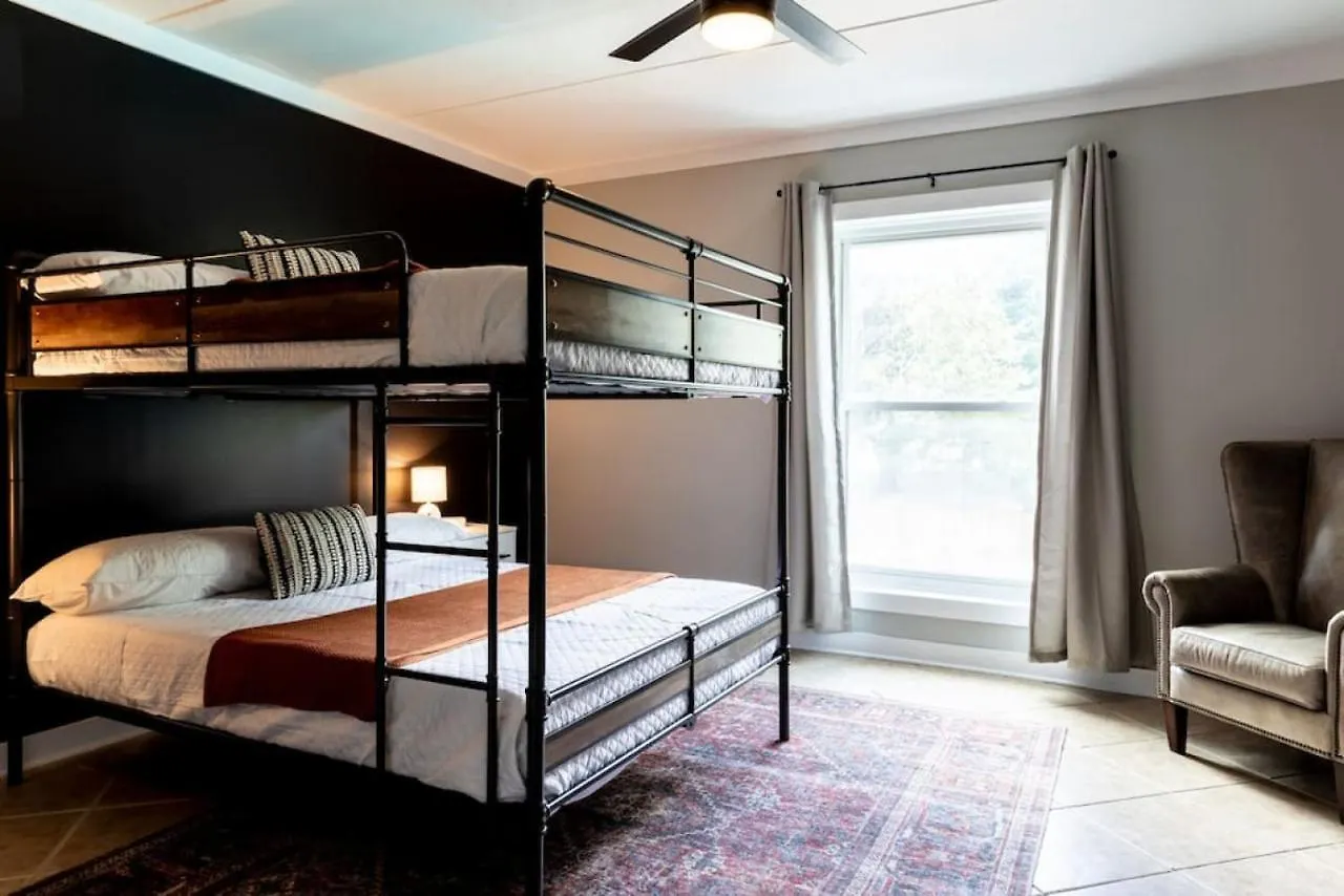 Casa vacanze Famous Music Row Presidential Suite 2 Bedroom, 2 Bathroom, 4 Beds Nashville