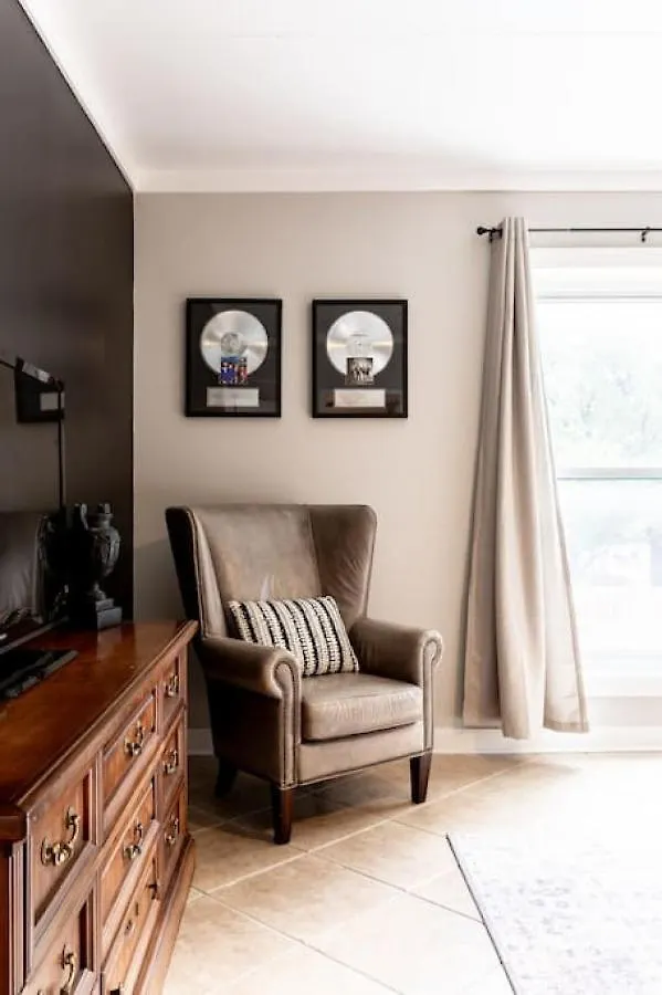 Famous Music Row Presidential Suite 2 Bedroom, 2 Bathroom, 4 Beds Nashville 0*,  Stati Uniti